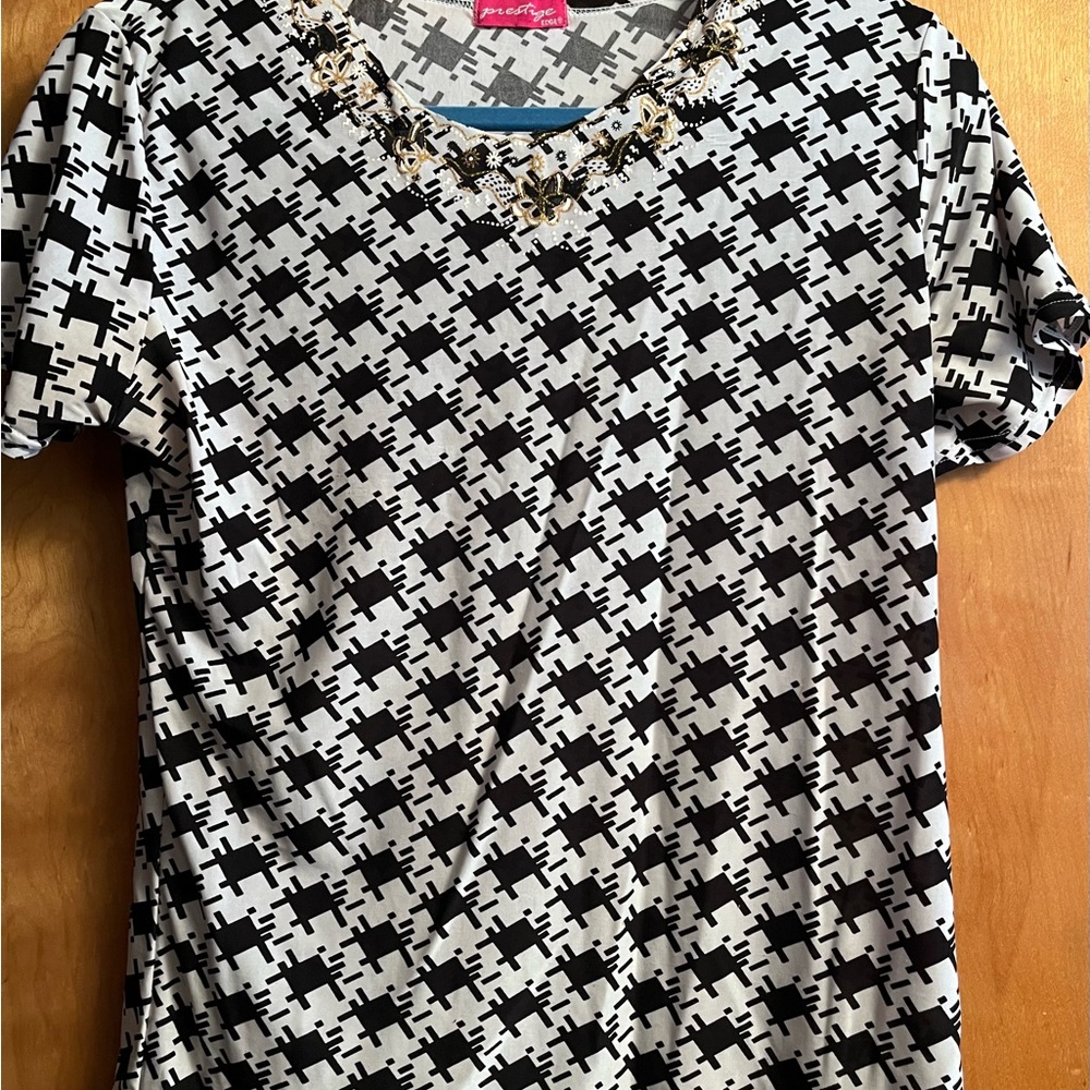 Prestige edge Patterned Black and White Women's Top/Blouse